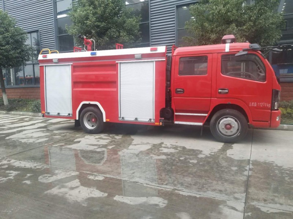 國(guó)六東風(fēng)5噸泡沫消防車