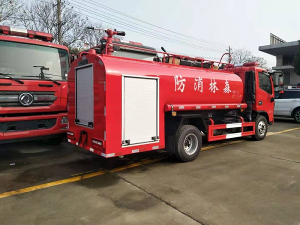 東風(fēng)單排座消防灑水車4噸-4.5噸