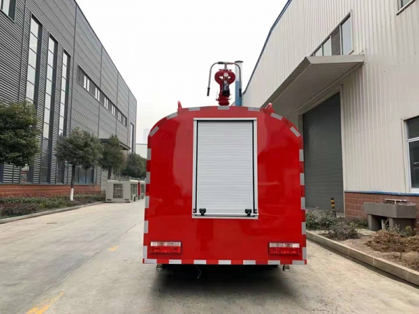 東風(fēng)凱普特消防灑水車7噸