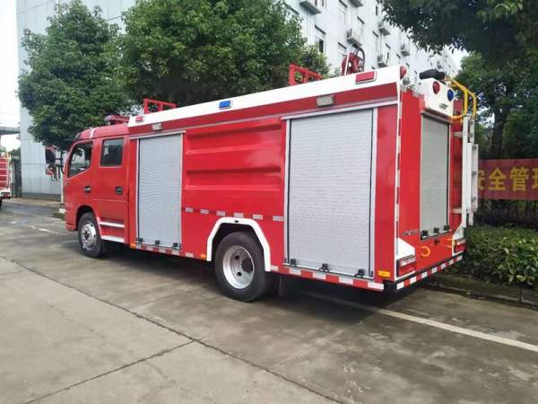 國(guó)六東風(fēng)5噸泡沫消防車