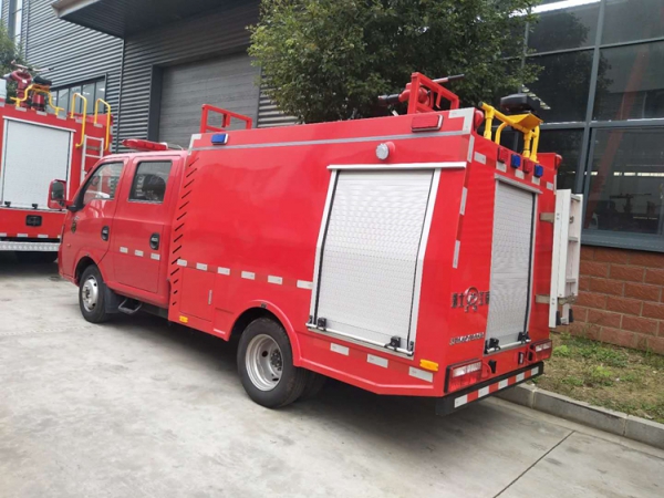 國六東風途逸小型水罐消防灑水車2噸