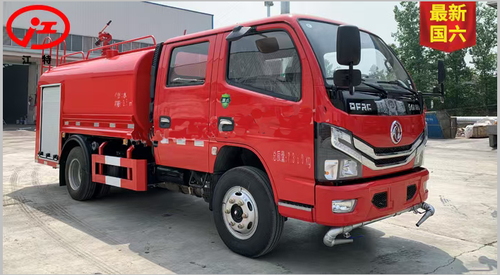東風多利卡雙排座消防灑水車3噸